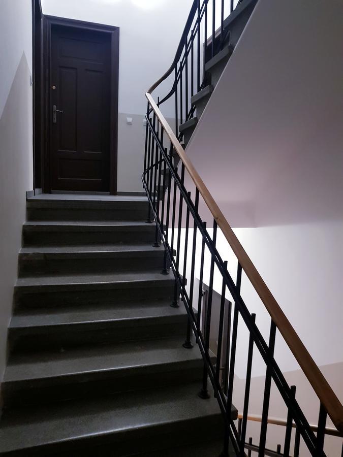 Rowna Apartment *